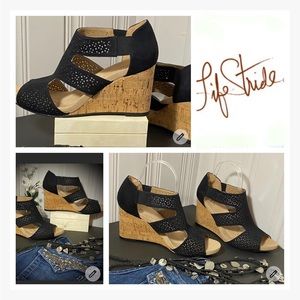 New LIFE STRIDE HEIDI WEDGES Zipper Size 9.5 New in box